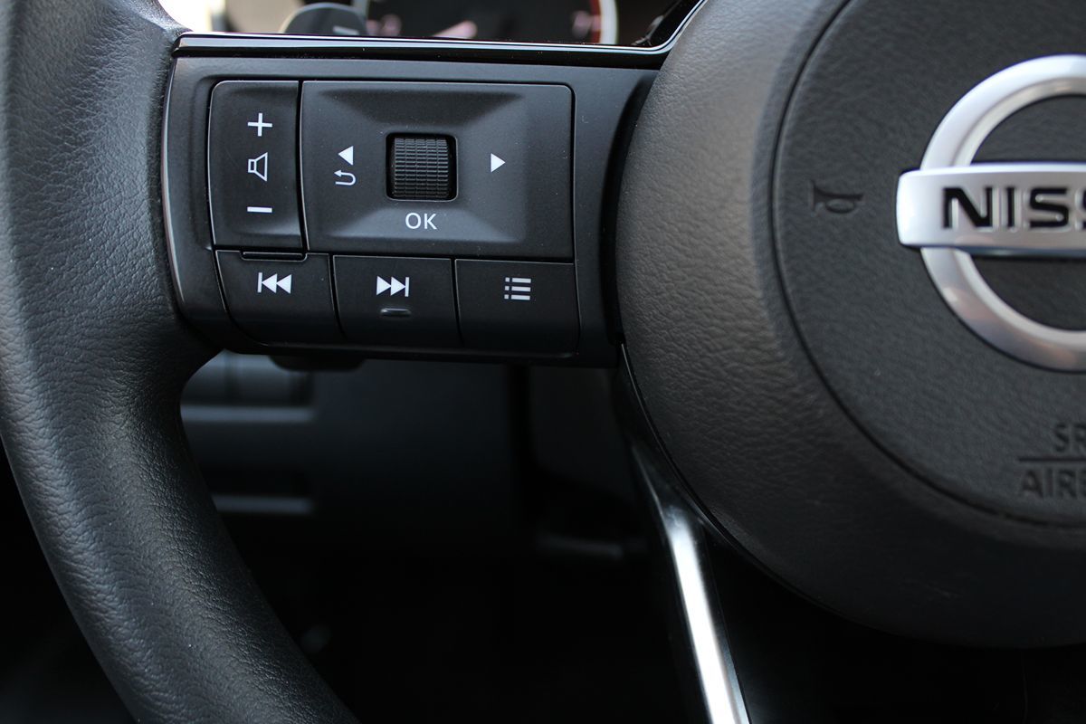 2021 Nissan Rogue SV photo 10