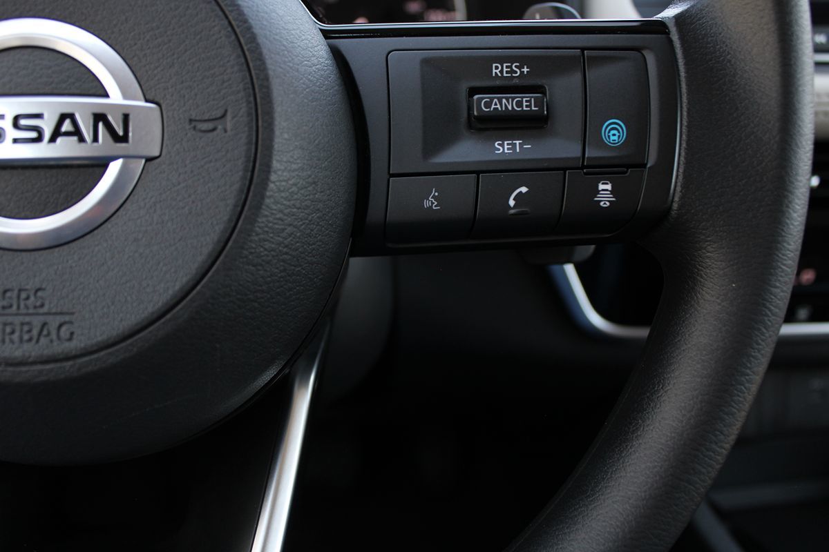 2021 Nissan Rogue SV photo 11