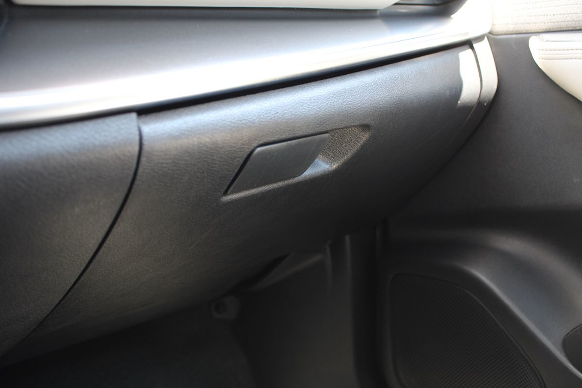 2021 Nissan Rogue SV photo 26