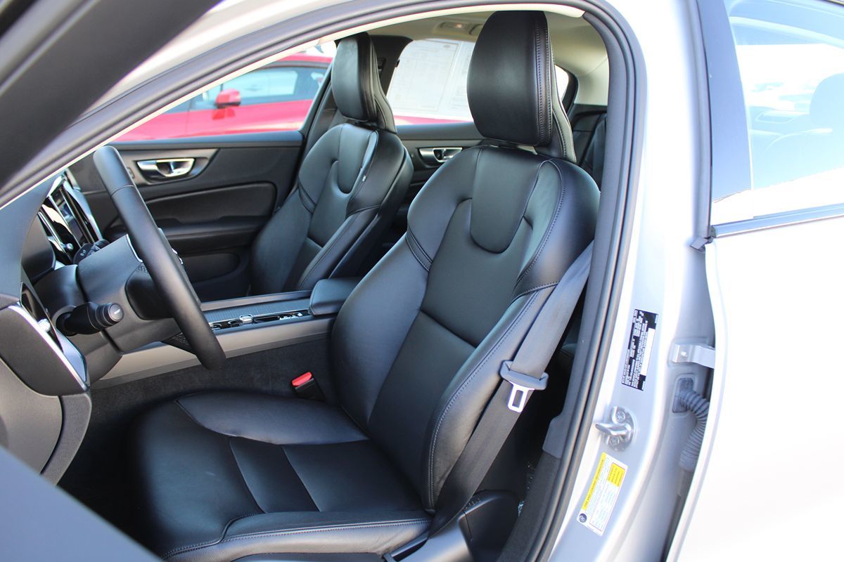 2025 Volvo S60 Core B5 AWD photo 15
