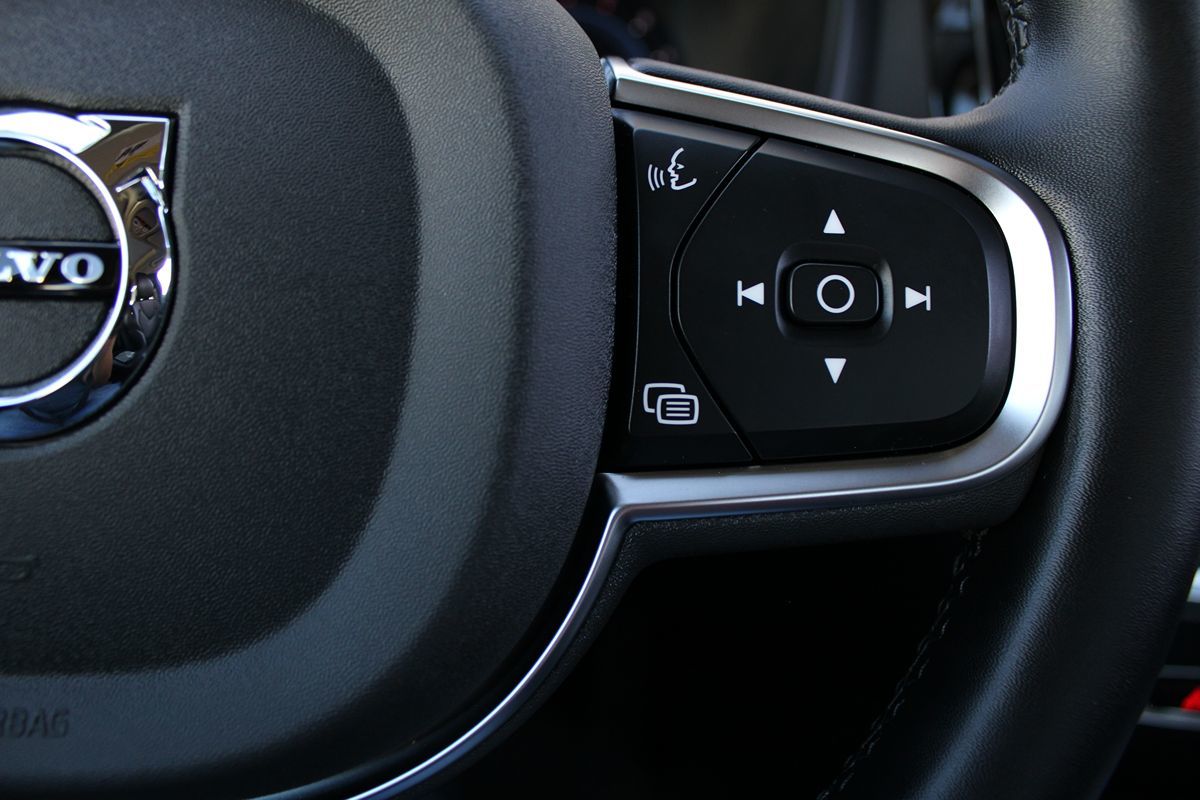2025 Volvo S60 Core B5 AWD photo 11