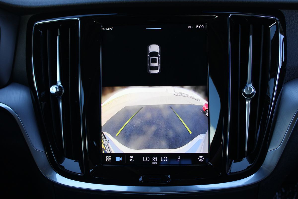 2025 Volvo S60 Core B5 AWD photo 22