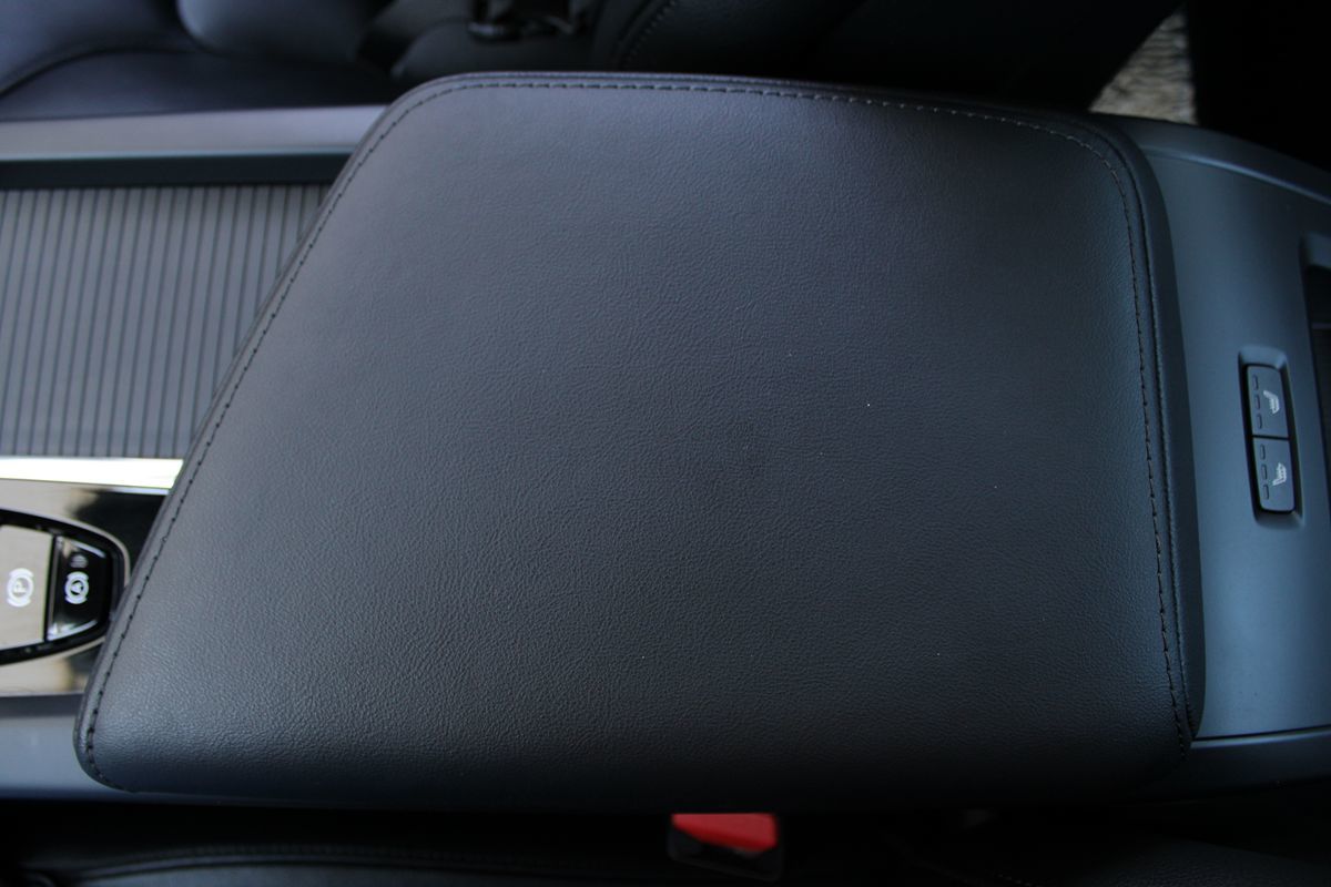 2025 Volvo S60 Core B5 AWD photo 24