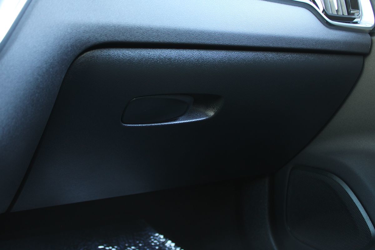 2025 Volvo S60 Core B5 AWD photo 26