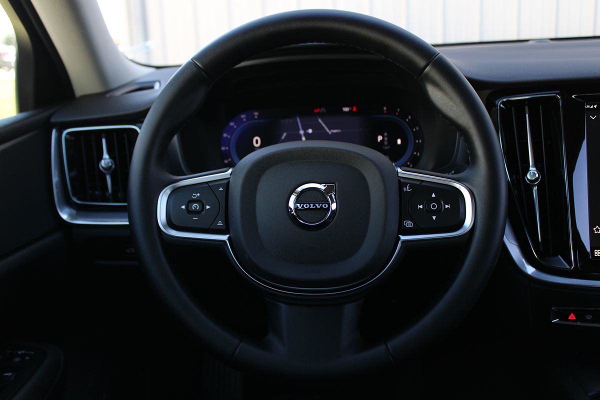2025 Volvo S60 Core B5 AWD photo 12