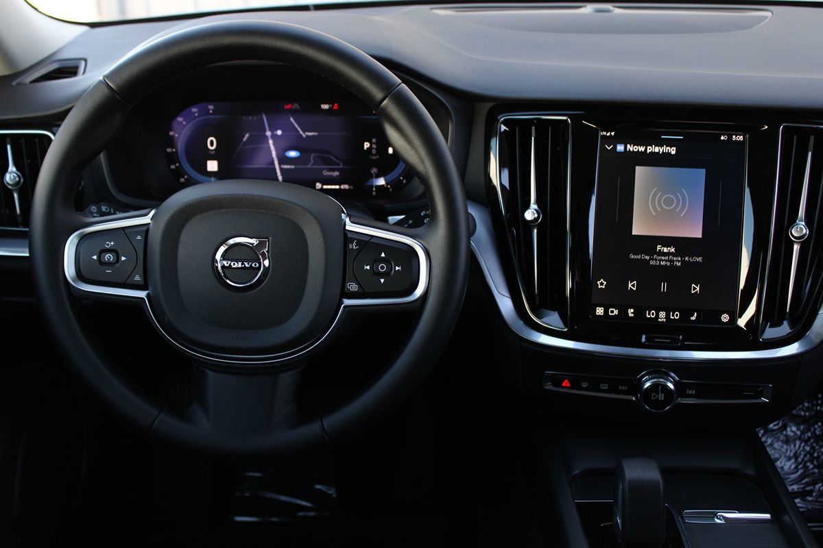 2025 Volvo S60 Core B5 AWD photo 13