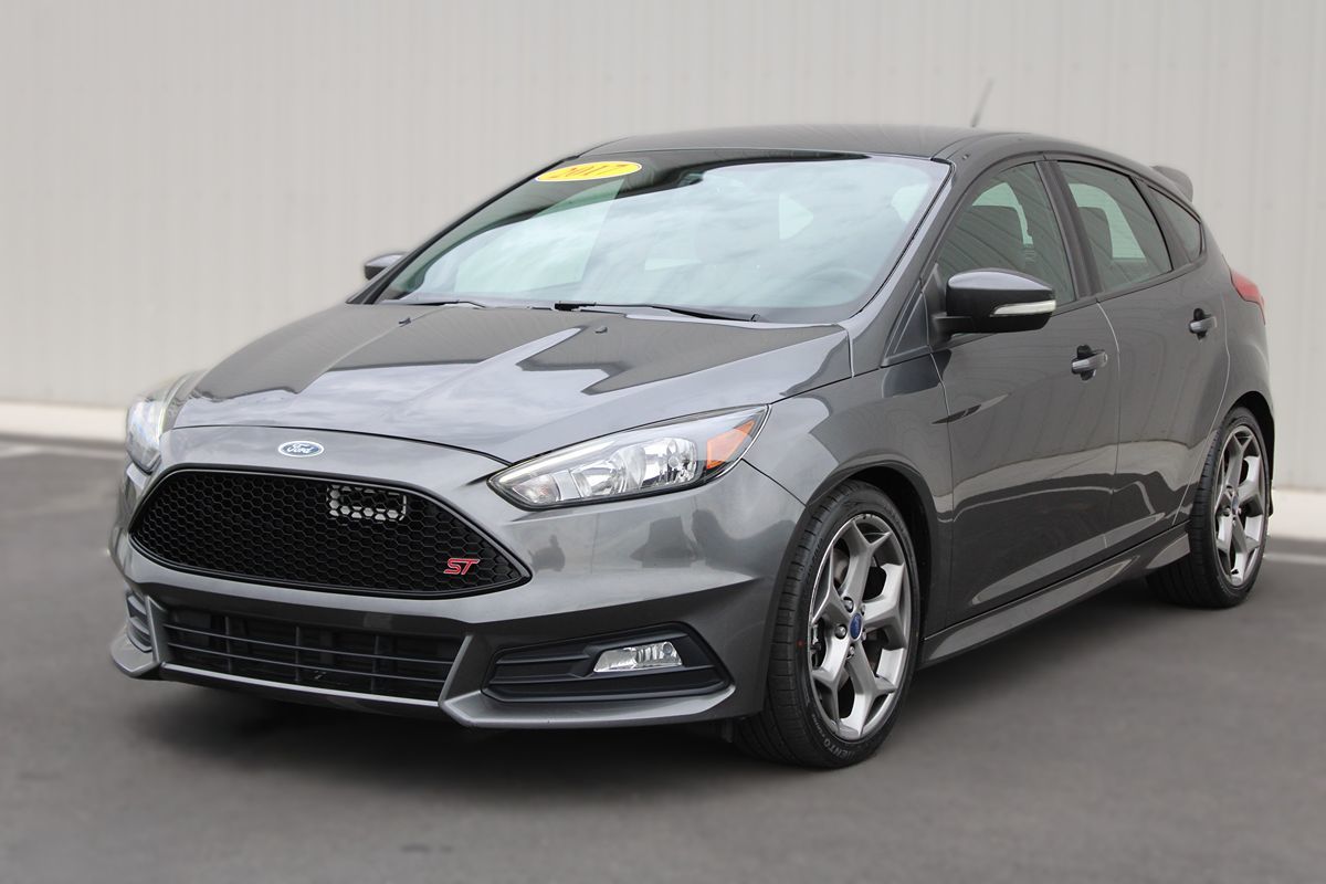 2017 Ford Focus ST photo 3