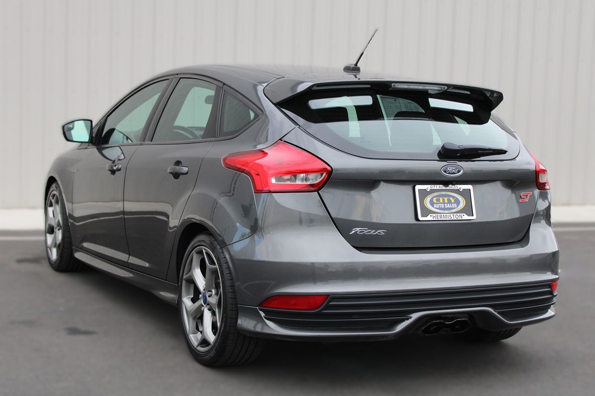 2017 Ford Focus ST photo 7