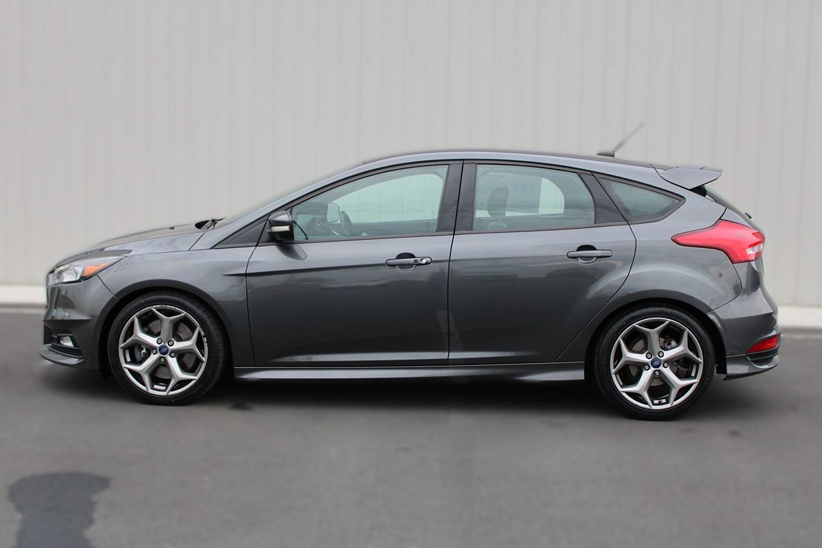 2017 Ford Focus ST photo 4