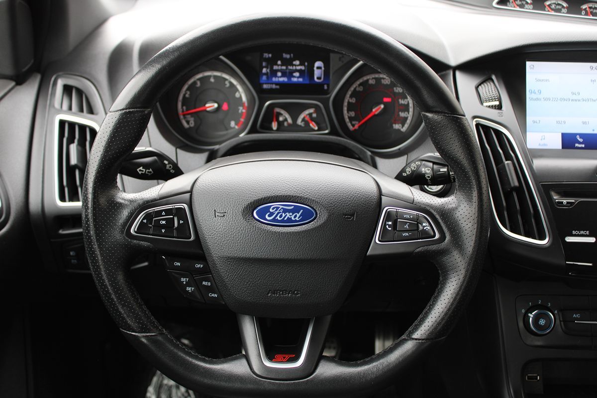 2017 Ford Focus ST photo 11