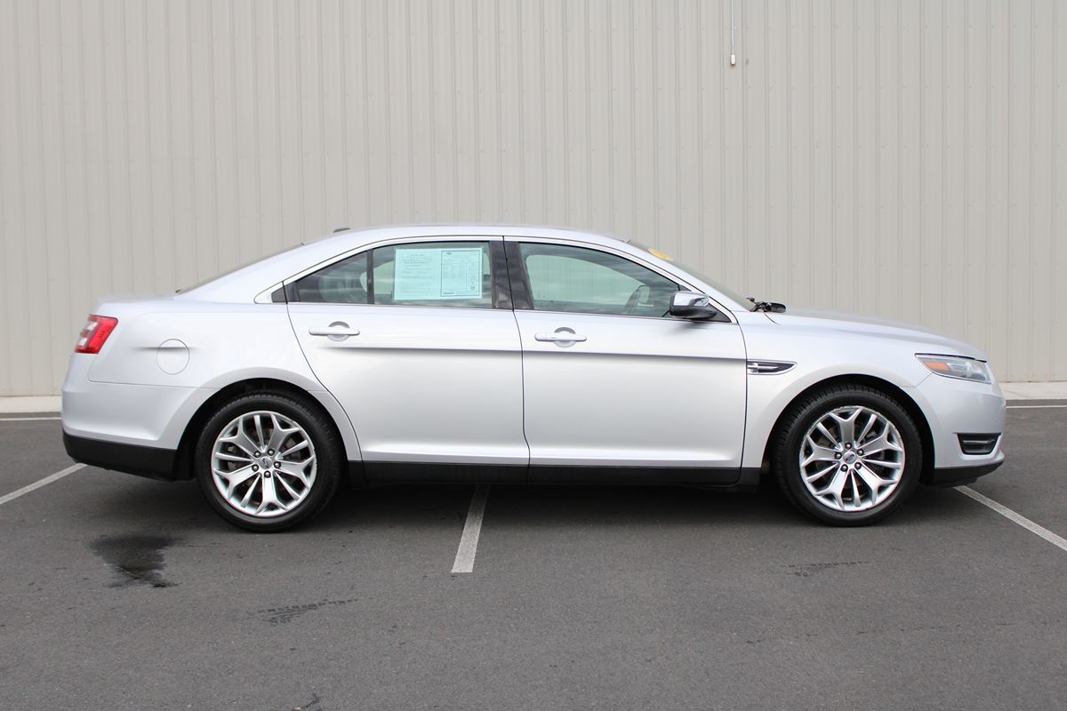 2019 Ford Taurus Limited photo 8
