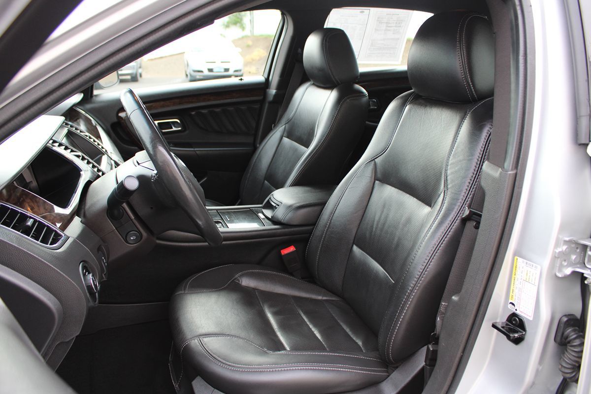2019 Ford Taurus Limited photo 14