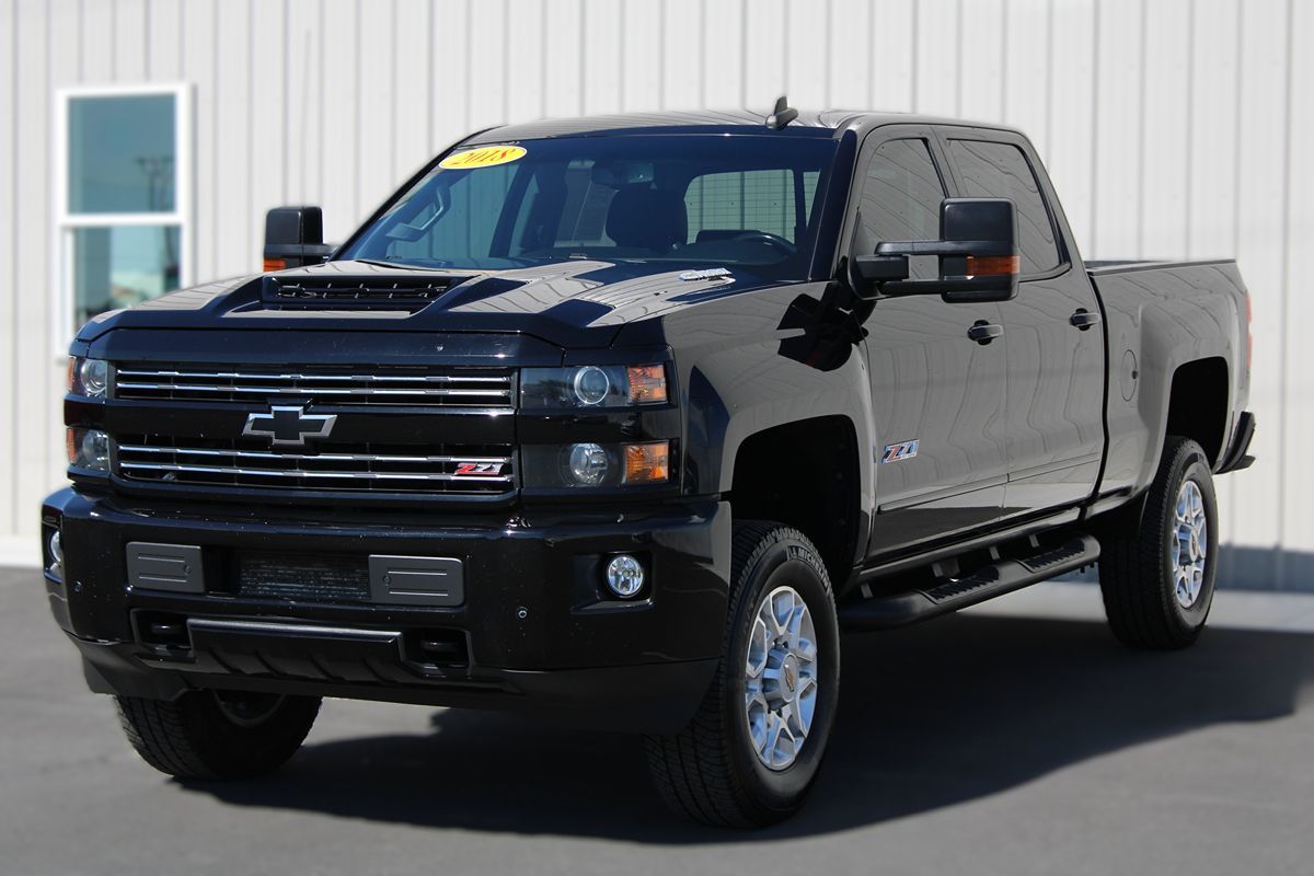 2018 Chevrolet Silverado 2500HD LT photo 3