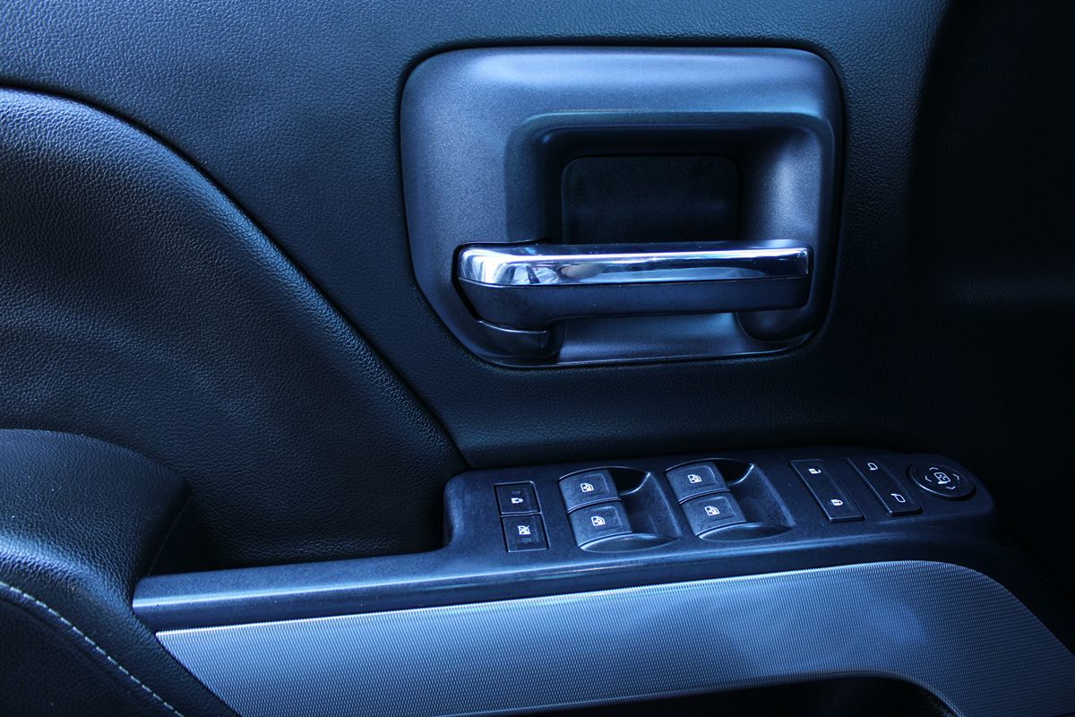 2018 Chevrolet Silverado 2500HD LT photo 18