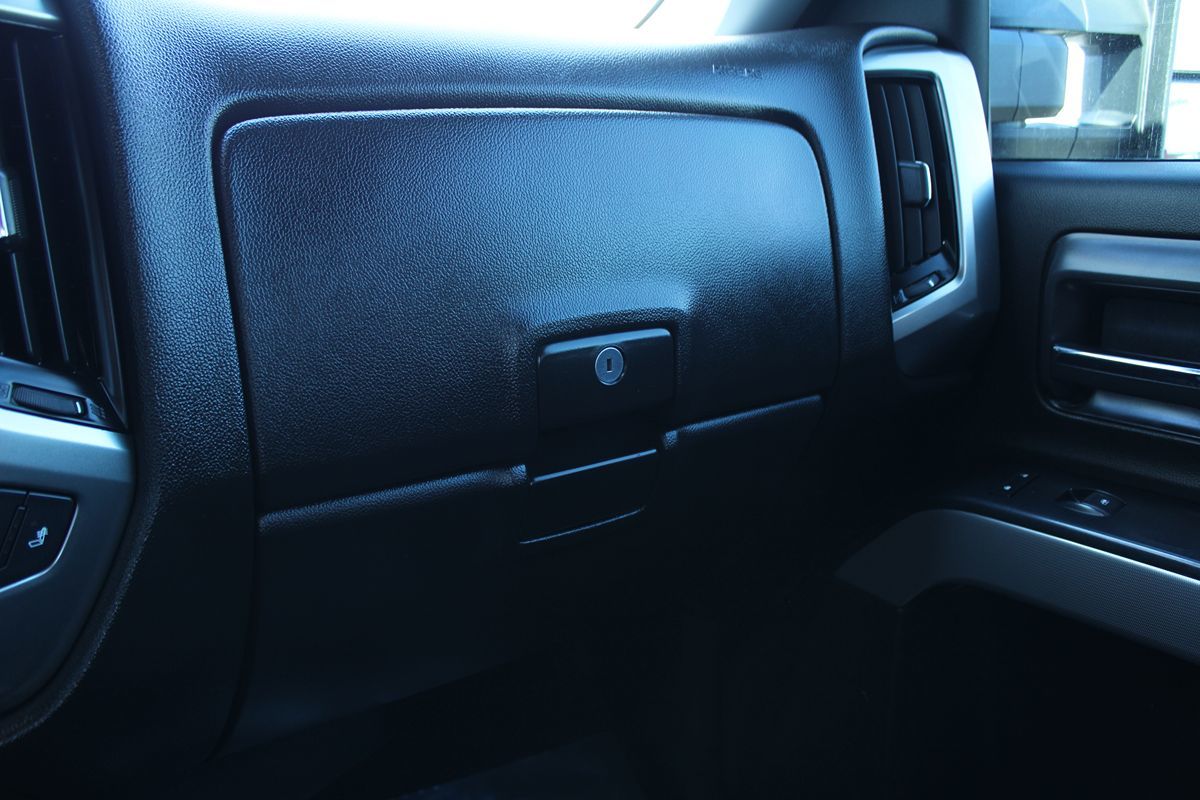 2018 Chevrolet Silverado 2500HD LT photo 24
