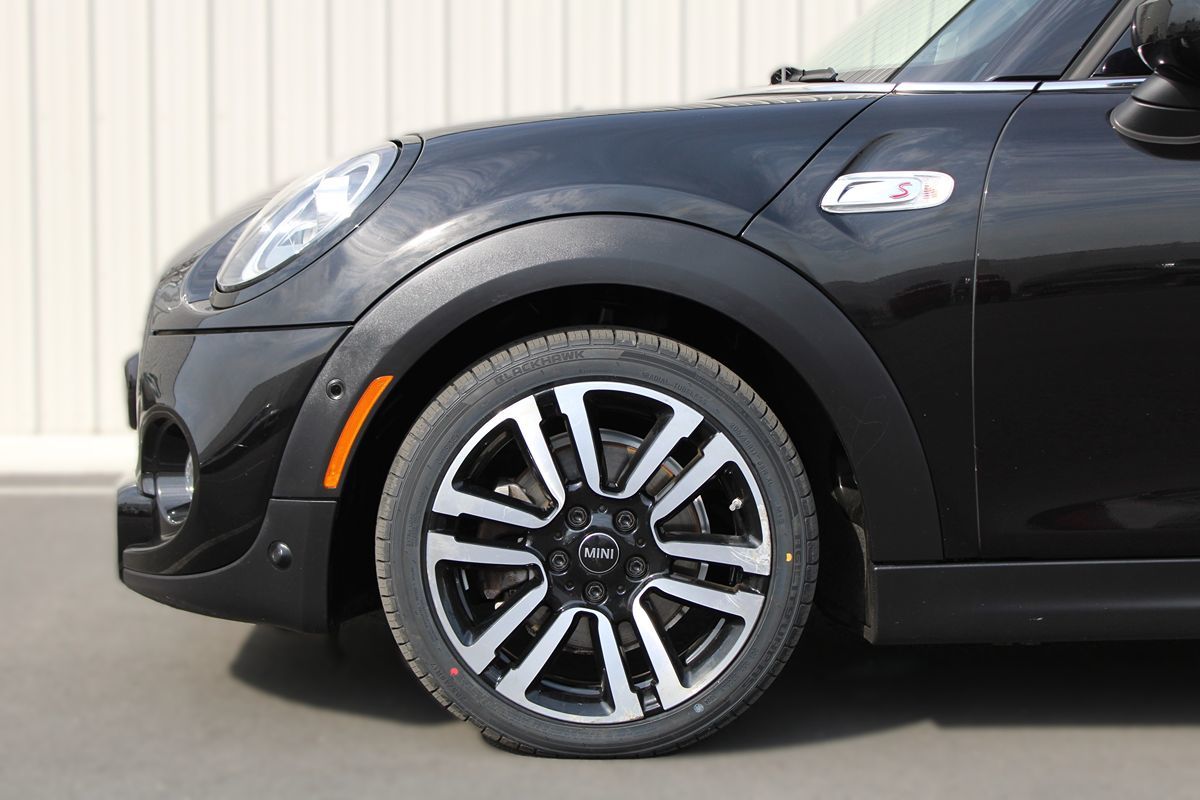 2020 Mini Cooper 4 Door Hardtop S Iconic photo 5
