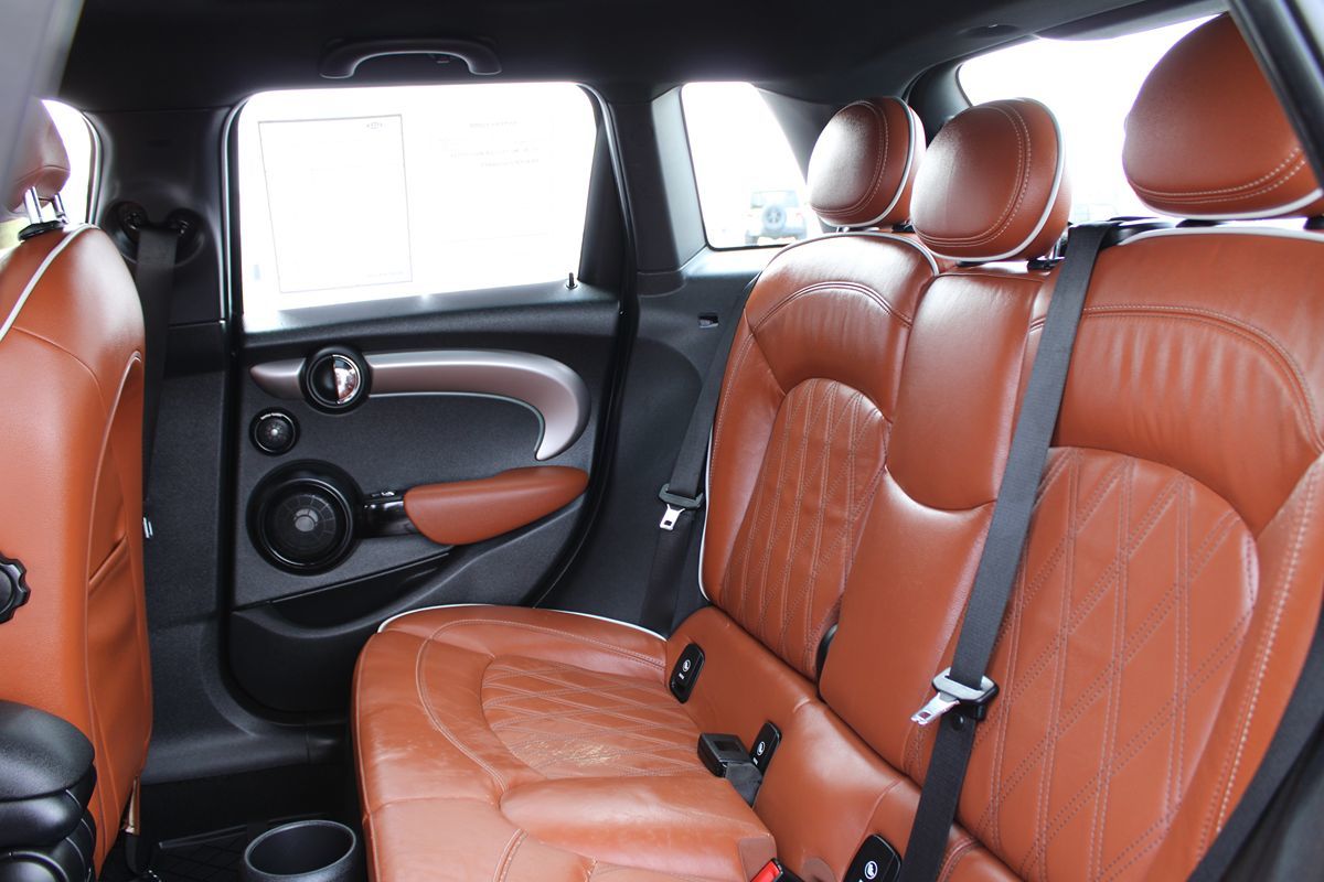 2020 Mini Cooper 4 Door Hardtop S Iconic photo 15