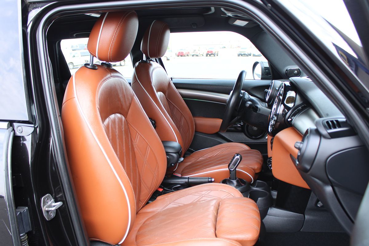 2020 Mini Cooper 4 Door Hardtop S Iconic photo 16