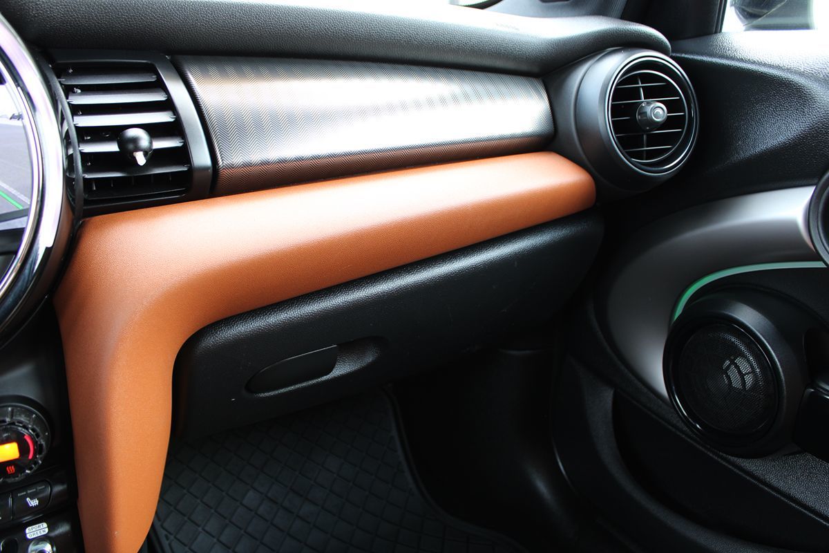 2020 Mini Cooper 4 Door Hardtop S Iconic photo 18