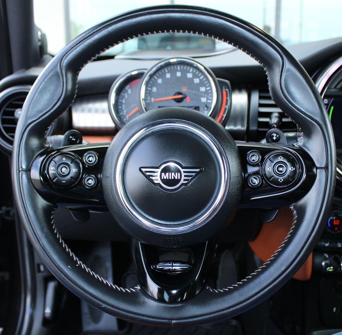 2020 Mini Cooper 4 Door Hardtop S Iconic photo 10