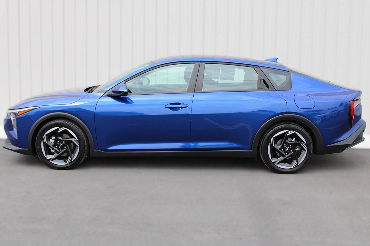 2025 Kia K4 EX photo 3