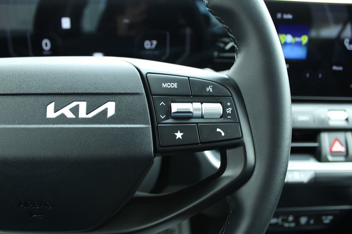 2025 Kia K4 EX photo 12