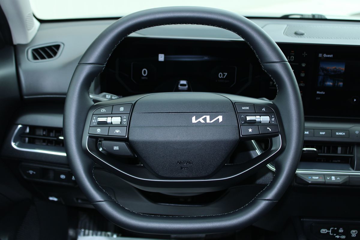 2025 Kia K4 EX photo 9