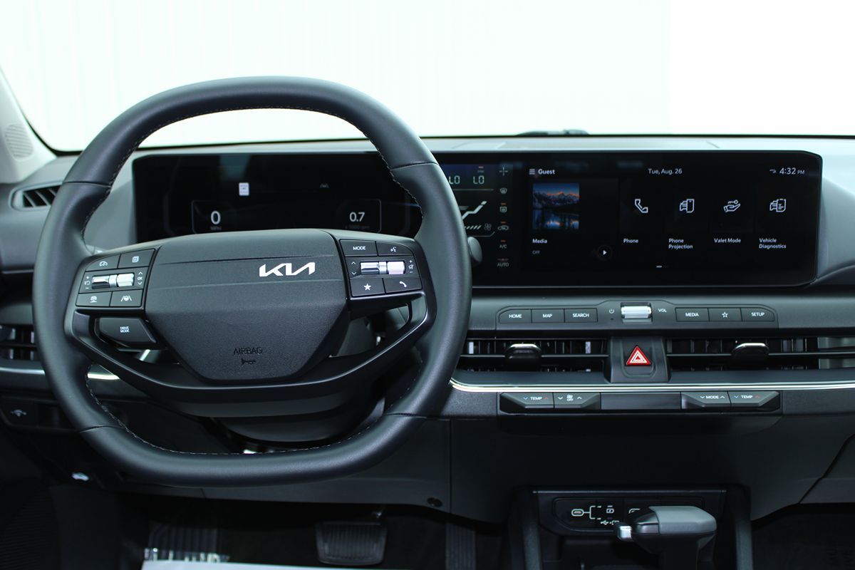 2025 Kia K4 EX photo 10