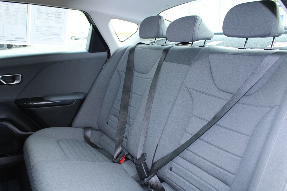 2025 Kia K4 EX photo 15