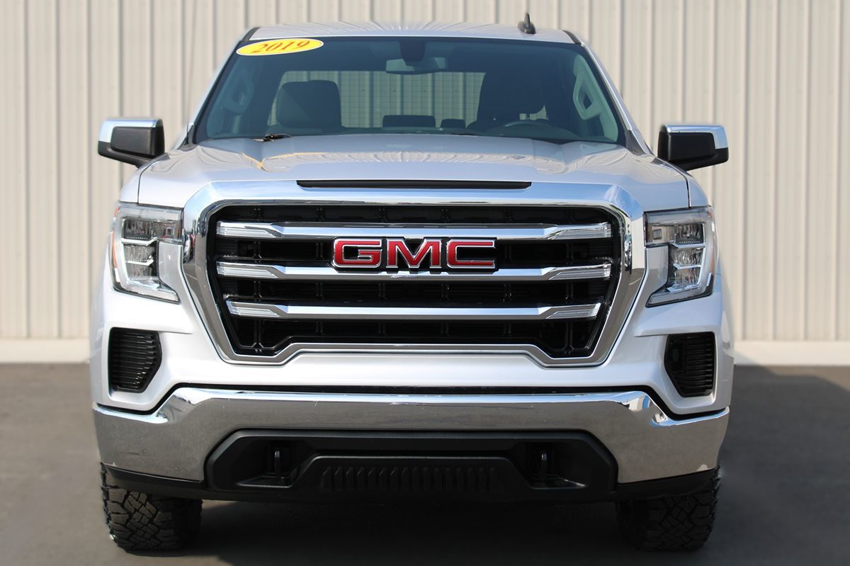 2019 Gmc Sierra 1500 SLE photo 2