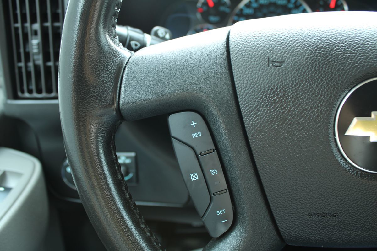 2020 Chevrolet Express Passenger LT photo 9