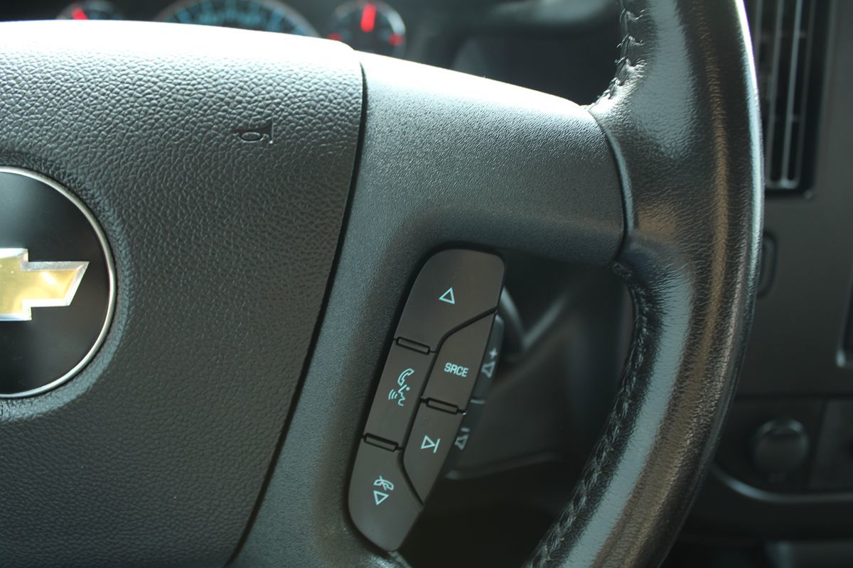 2020 Chevrolet Express Passenger LT photo 10