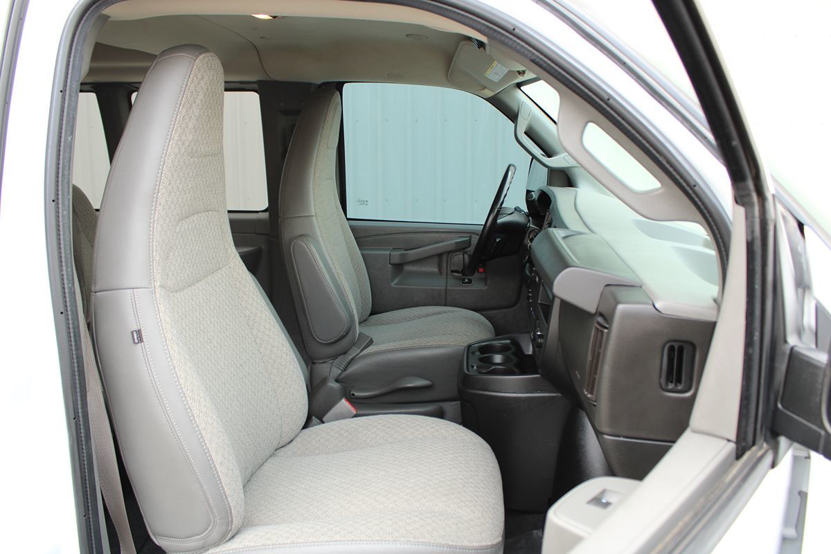 2020 Chevrolet Express Passenger LT photo 13