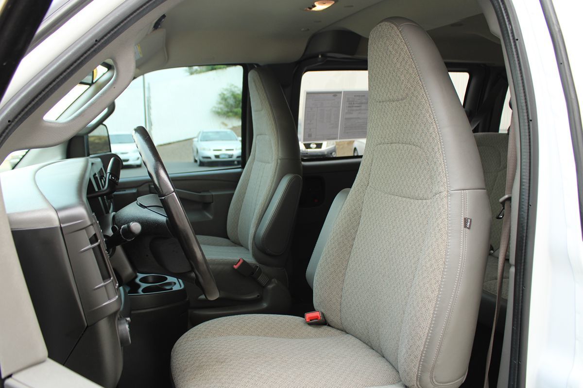 2020 Chevrolet Express Passenger LT photo 12