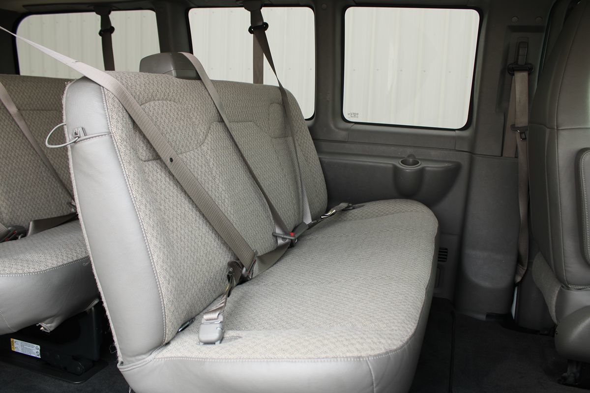 2020 Chevrolet Express Passenger LT photo 14