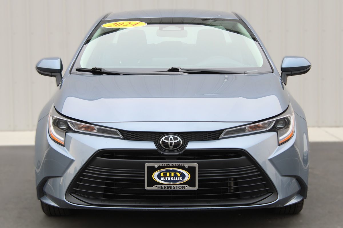 2024 Toyota Corolla LE photo 2
