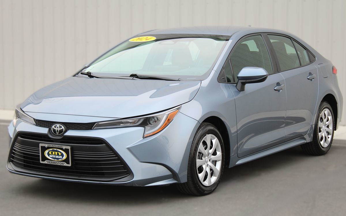 2024 Toyota Corolla LE photo 3