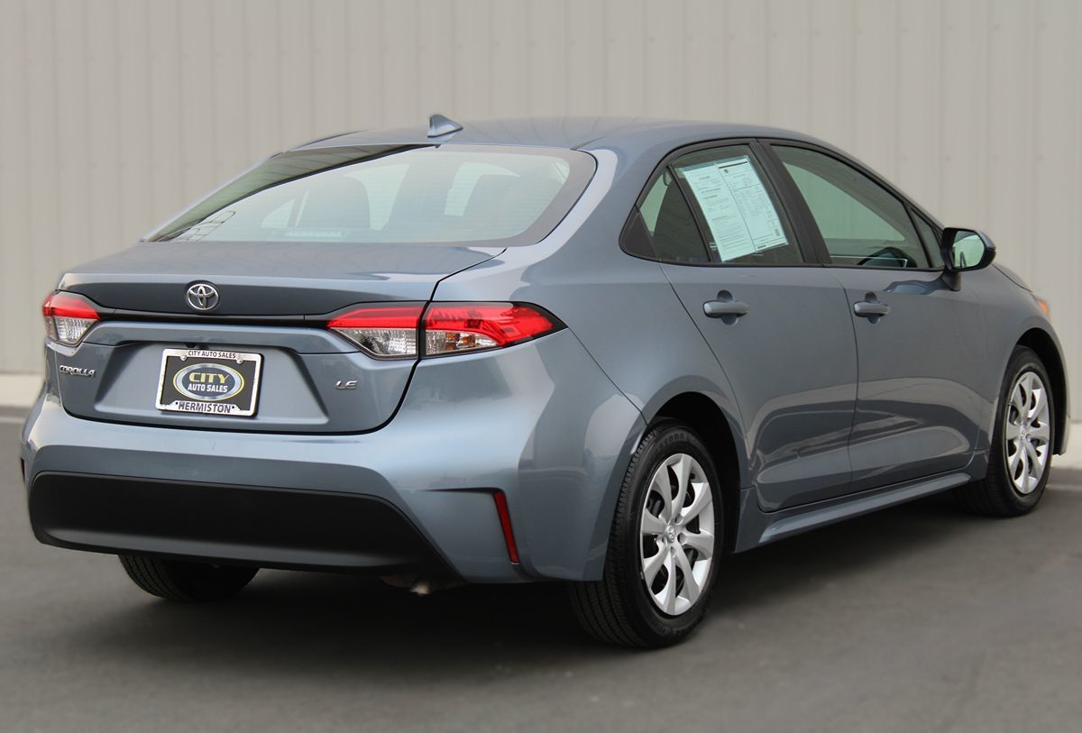2024 Toyota Corolla LE photo 8