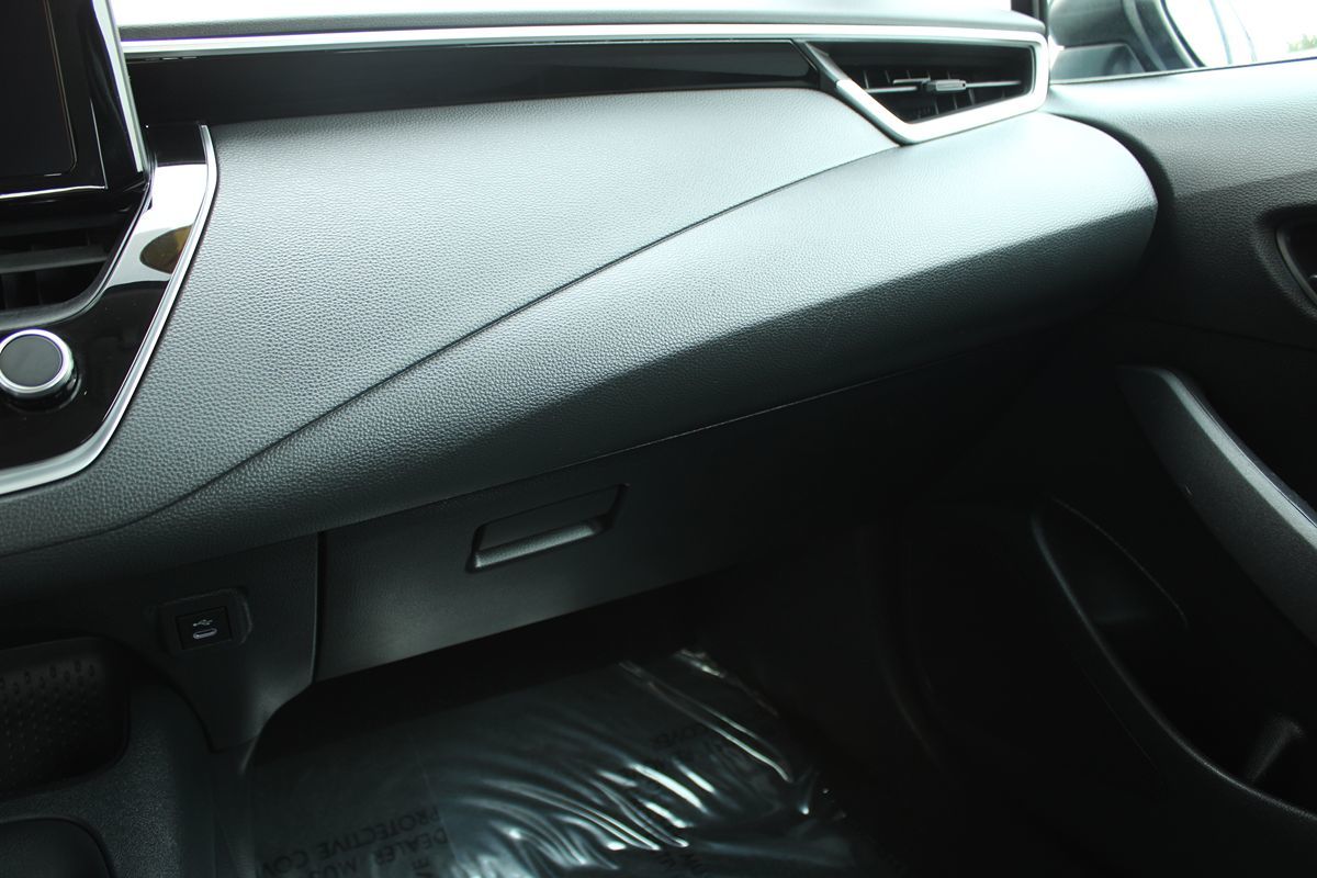 2024 Toyota Corolla LE photo 24