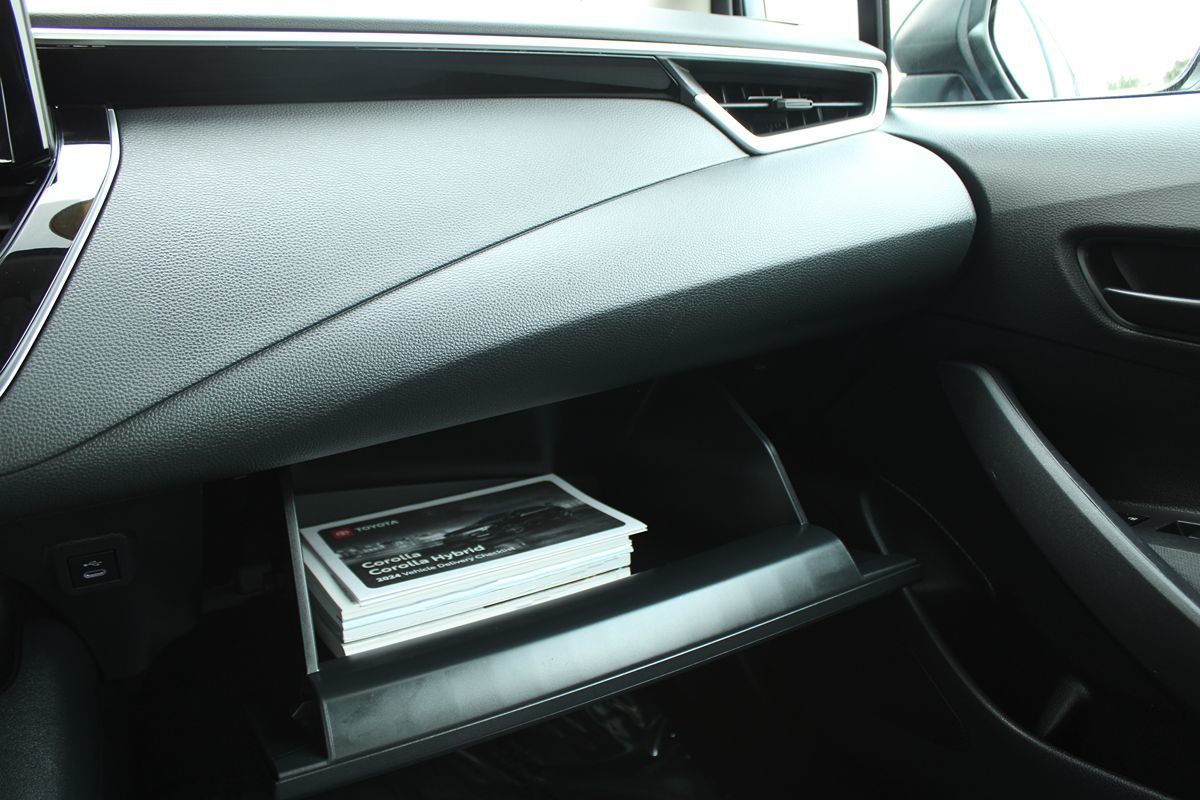 2024 Toyota Corolla LE photo 25
