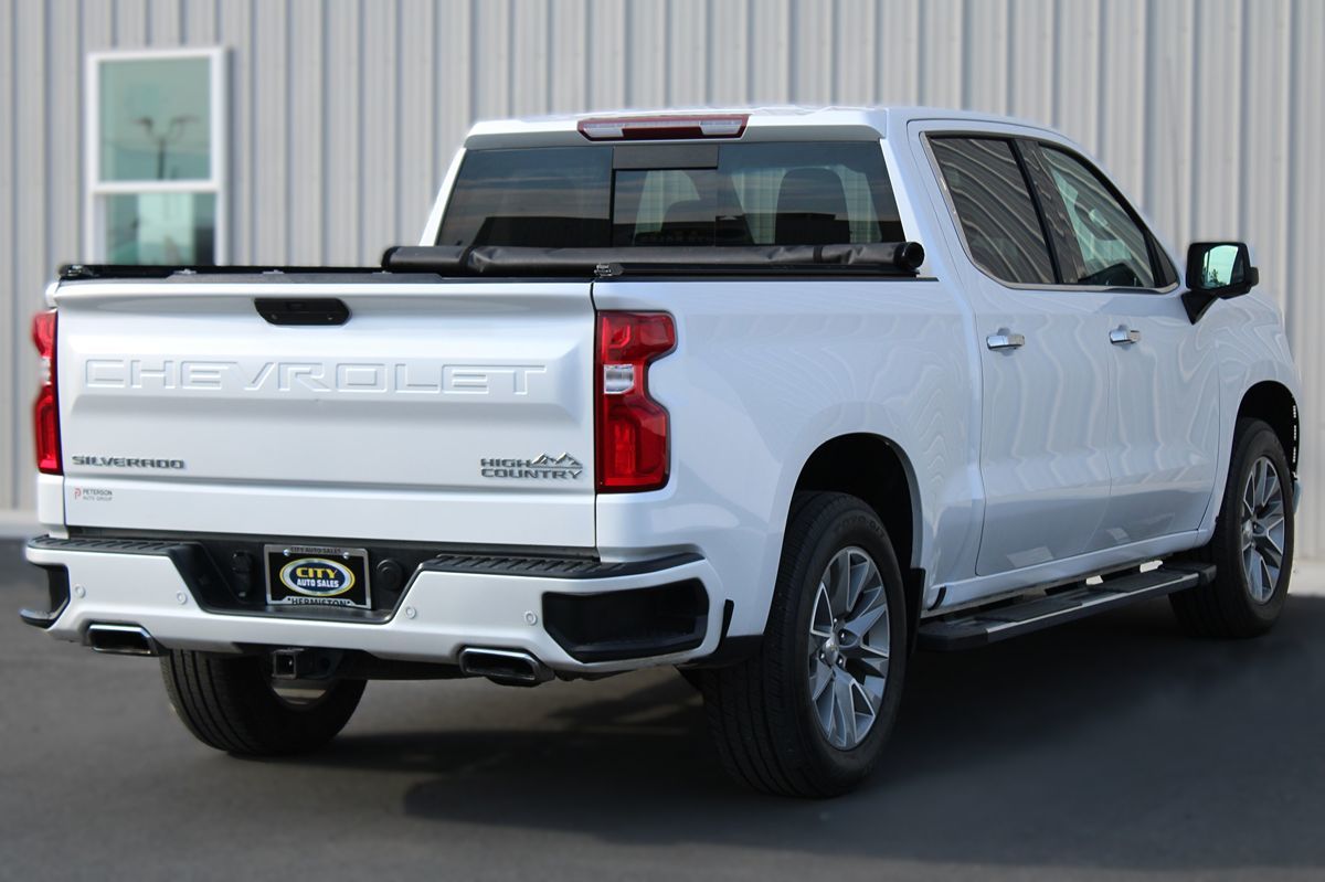 2020 Chevrolet Silverado 1500 High Country photo 3