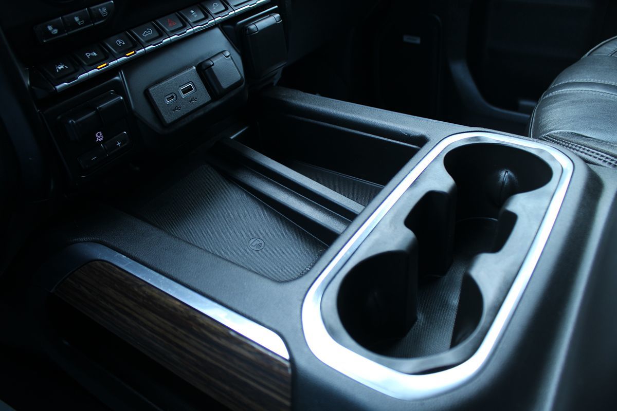 2020 Chevrolet Silverado 1500 High Country photo 17