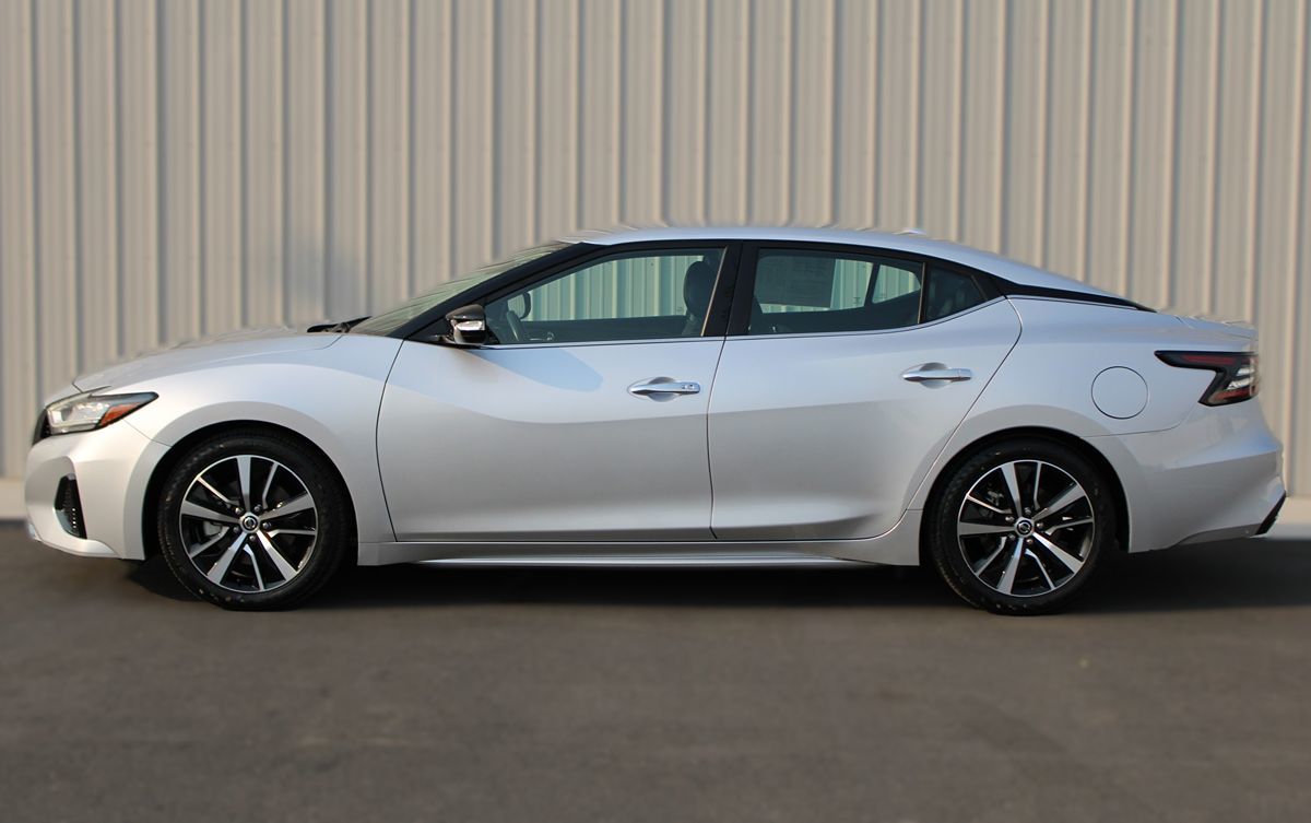 2021 Nissan Maxima SV photo 4