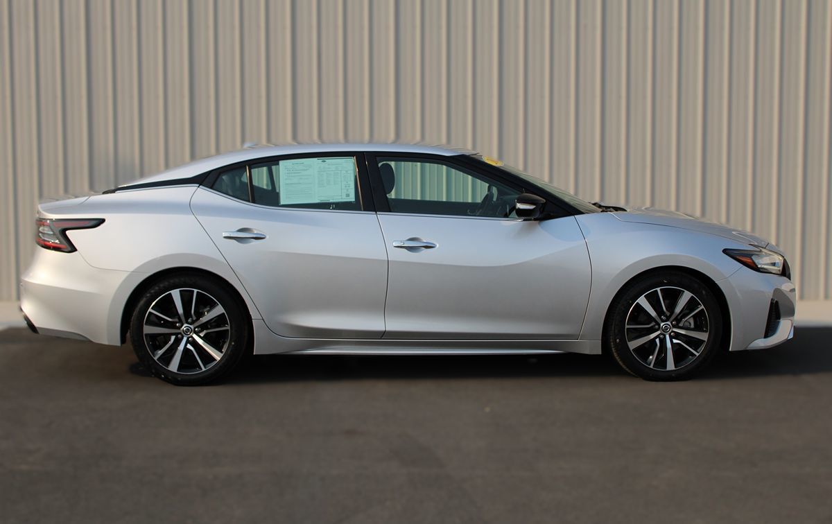 2021 Nissan Maxima SV photo 9