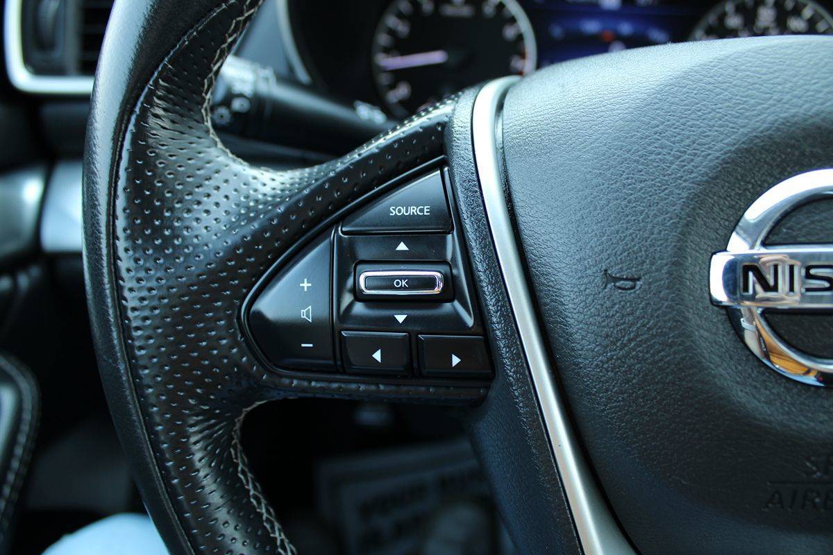 2021 Nissan Maxima SV photo 10