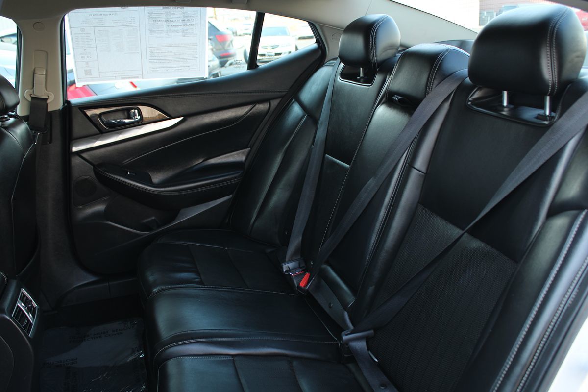 2021 Nissan Maxima SV photo 16