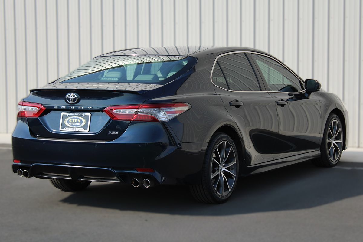2018 Toyota Camry XSE photo 8
