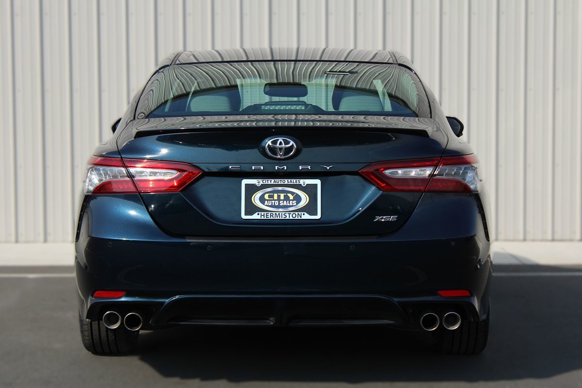2018 Toyota Camry XSE photo 7