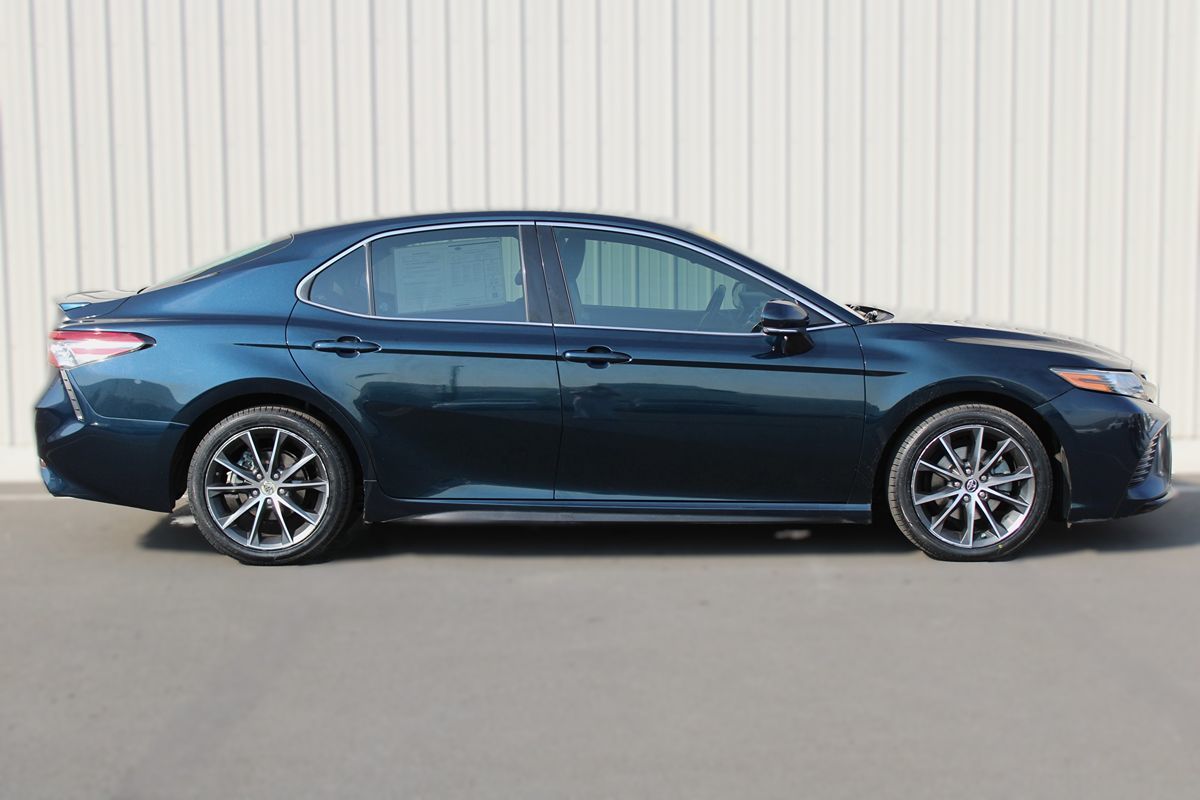 2018 Toyota Camry XSE photo 9