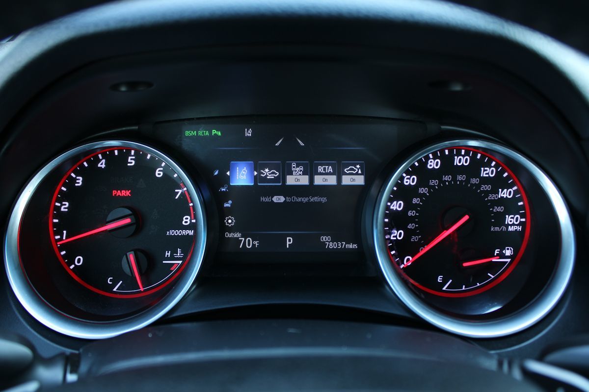 2018 Toyota Camry XSE photo 14